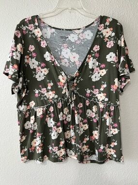 Torrid Size 2X Heritage Knit Tie-front Babydoll Top Short Sleeve Green Floral